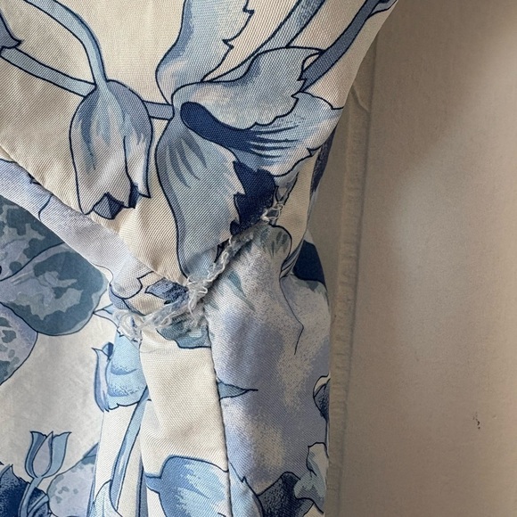 Jim Thompson Silk Blue Floral Button Down Shirt | Size 8 - As Is - Picture 5 of 10